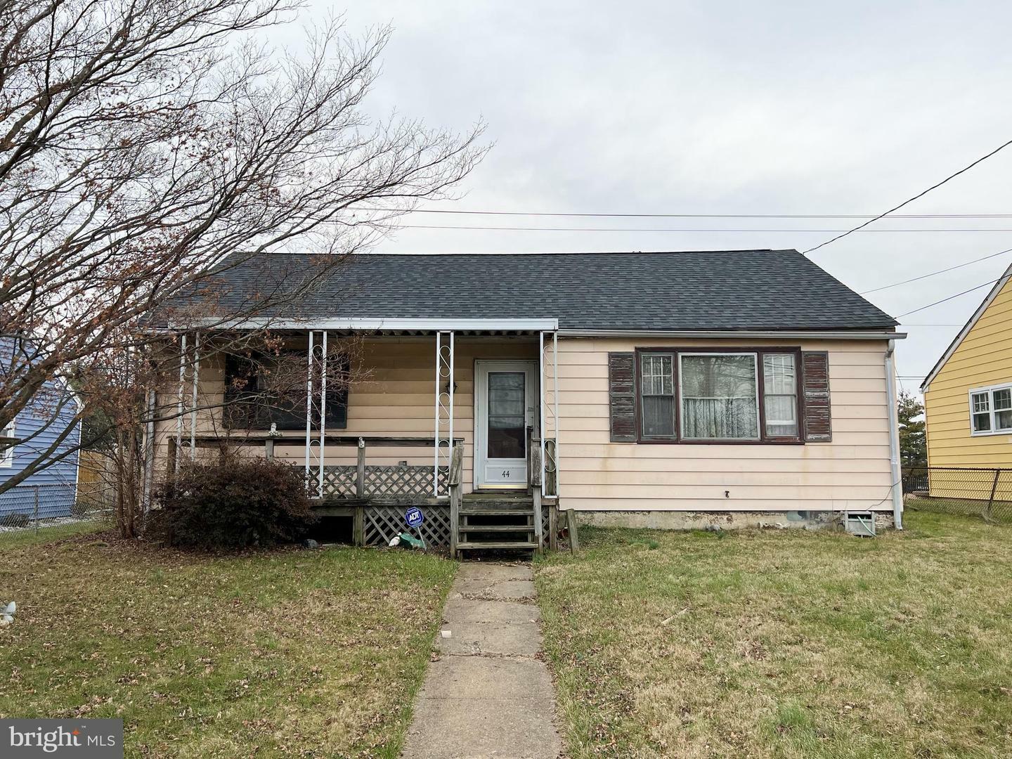 Property Photo:  44 Morris Road  DE 19720 