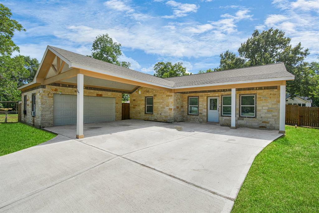 Property Photo:  507 Frydek Road  TX 77474 