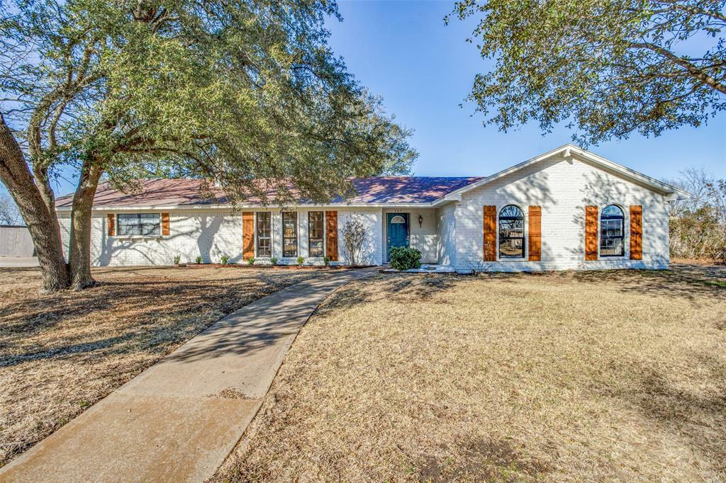 Property Photo:  307 Sleepy Top Drive  TX 75154 