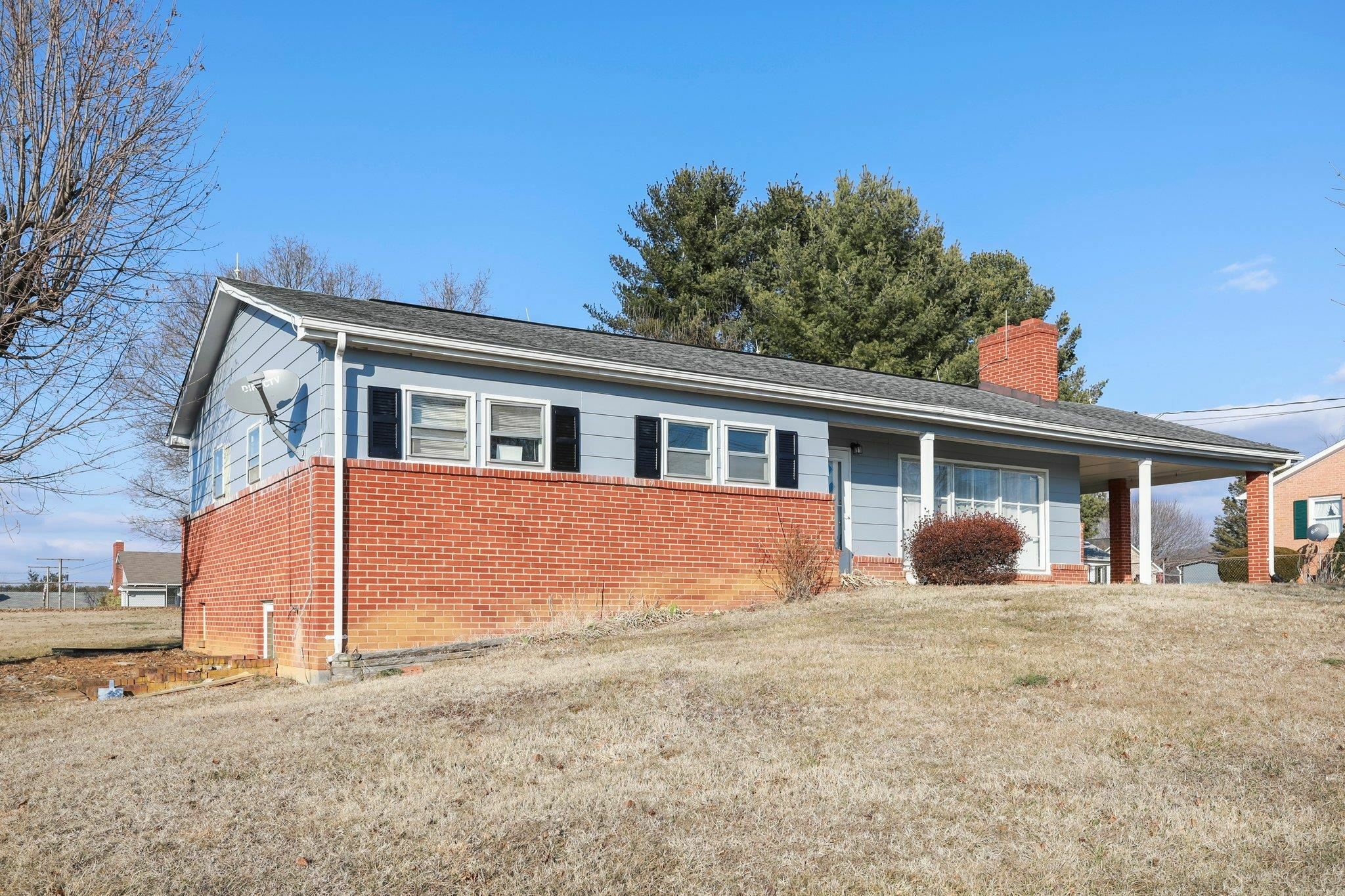 Property Photo:  23 Canaan St  VA 22835 