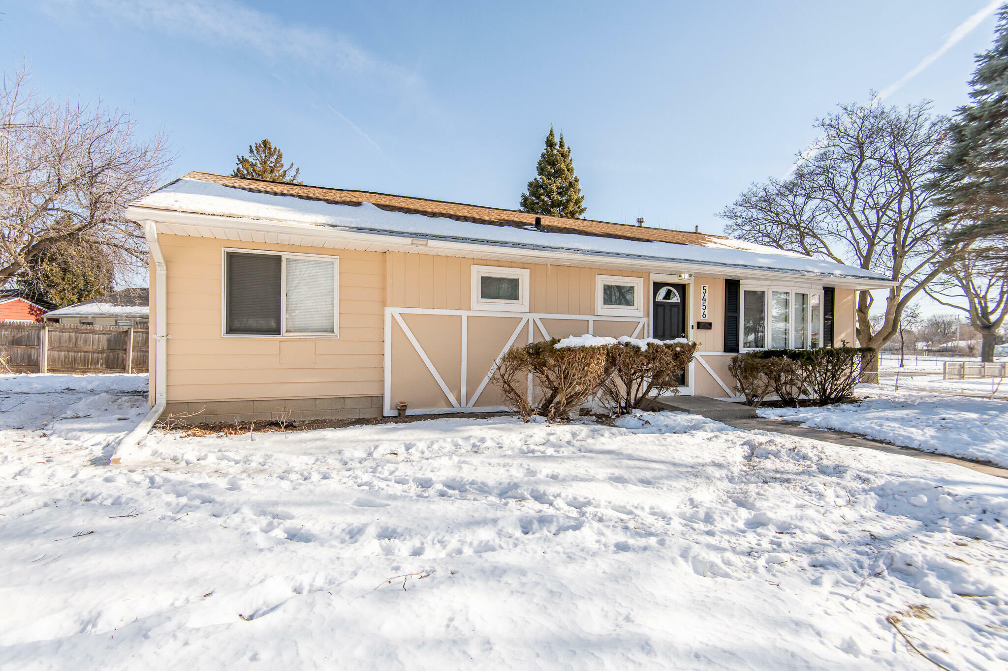 Property Photo: 5456 N Strathmore Ave WI 53218