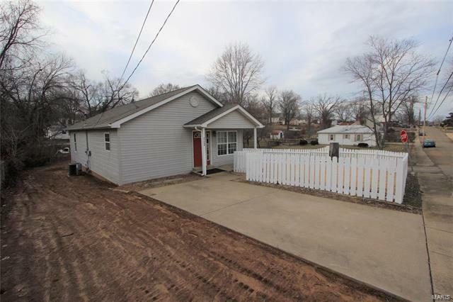 Property Photo:  113 North Long Street  MO 63628 