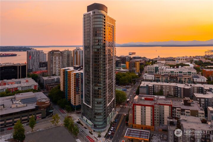Property Photo: 2510 6th Avenue 1106 WA 98121