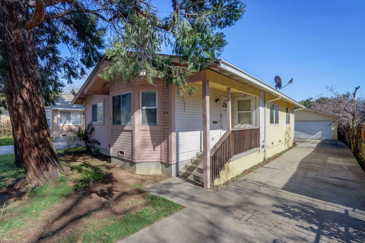 Property Photo:  814 Delmas Avenue  CA 95125 