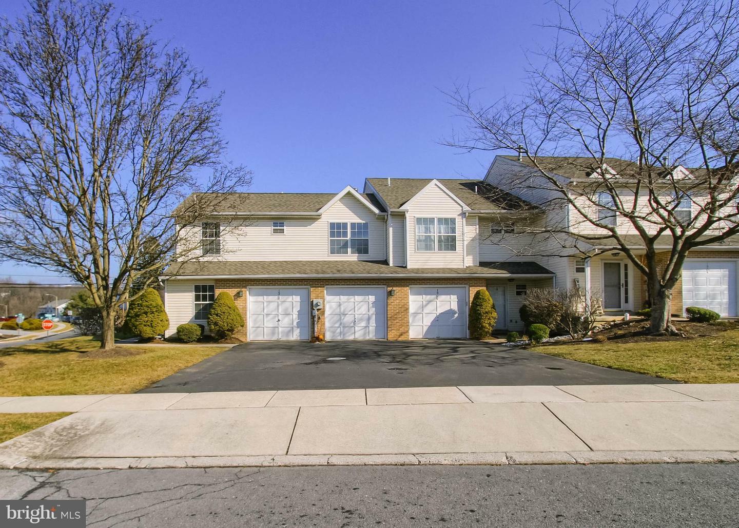 Property Photo: 1900 Daybreak Circle PA 17110