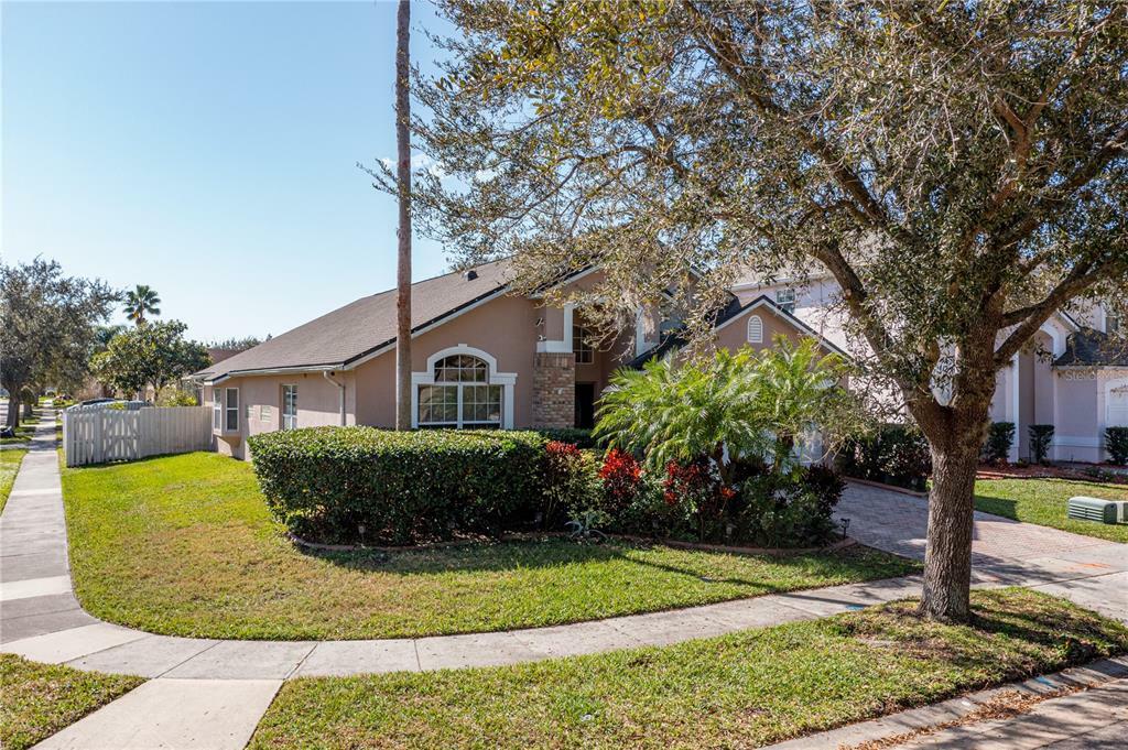 Property Photo:  5220 Santa Ana Drive  FL 32837 