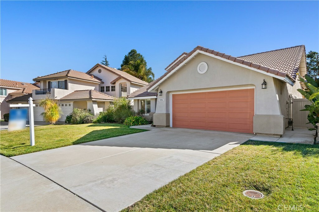 Property Photo: 31961 Calle Tiara S CA 92592