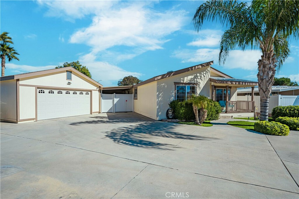 Property Photo:  390 San Mateo Circle  CA 92543 