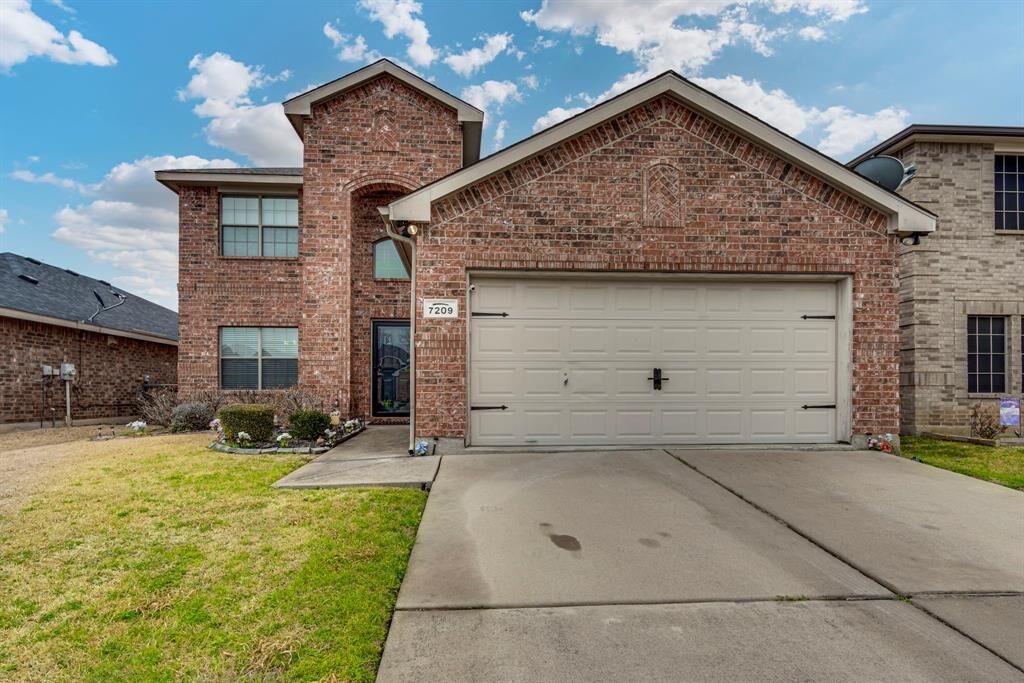 Property Photo:  7209 Fossil Creek Drive  TX 76002 
