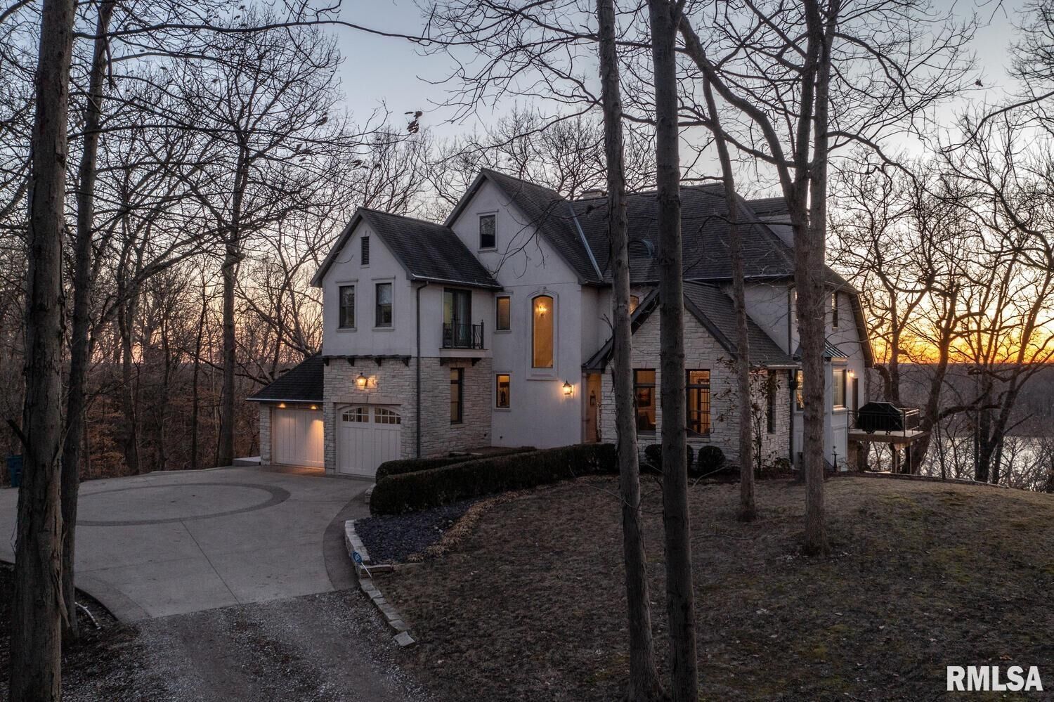 Property Photo:  220 Einhaus Lane  IL 62305 