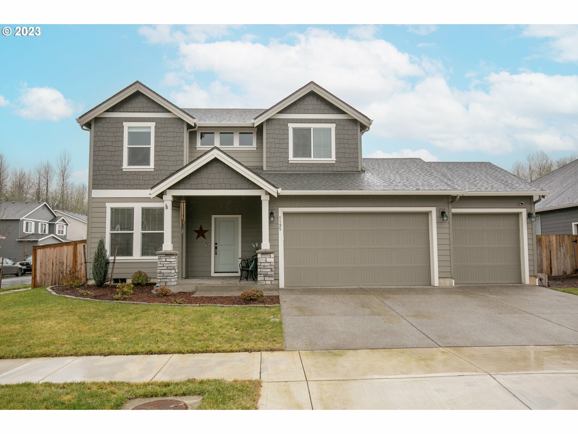 Property Photo: 1195 NE 18th St WA 98604