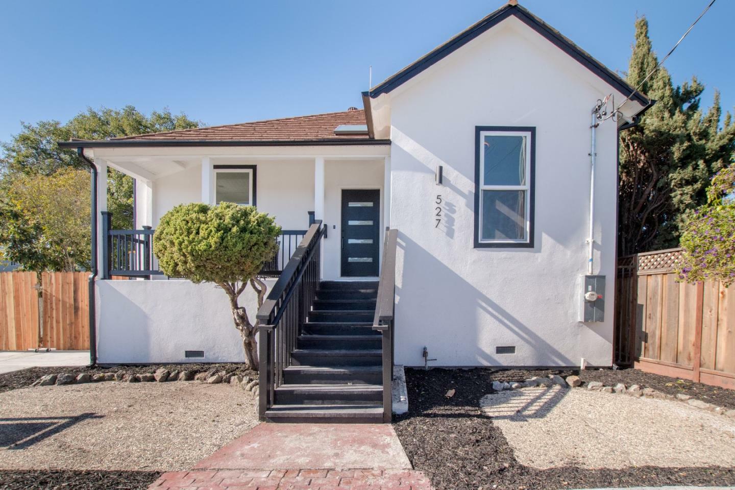 Property Photo:  527 Spruce Street  CA 94063 