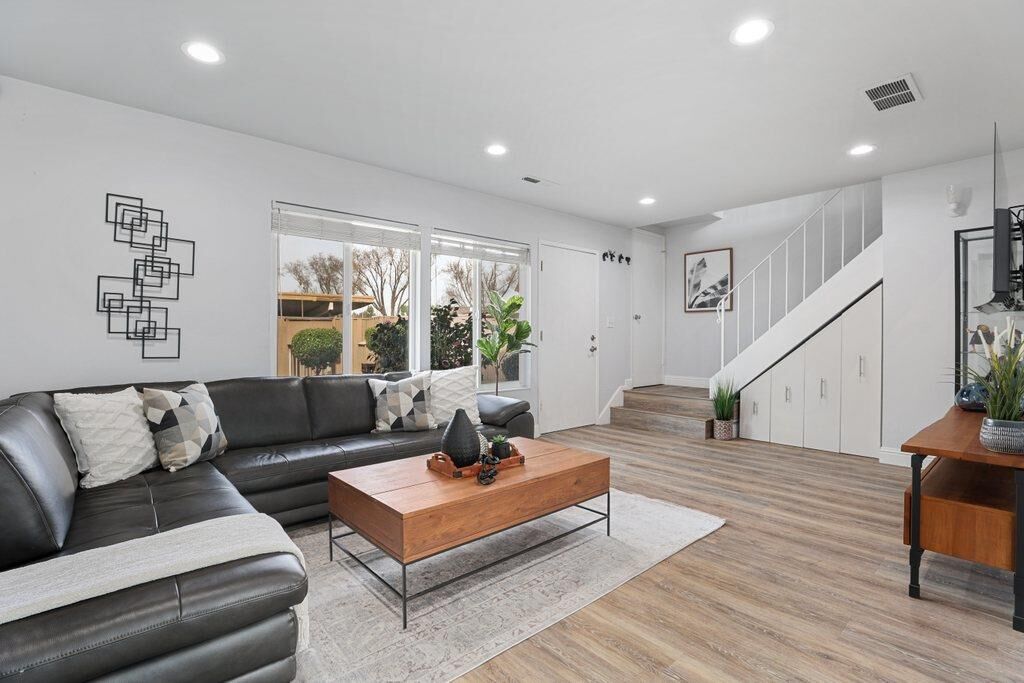 Property Photo:  34613 Greenstone Common  CA 94555 