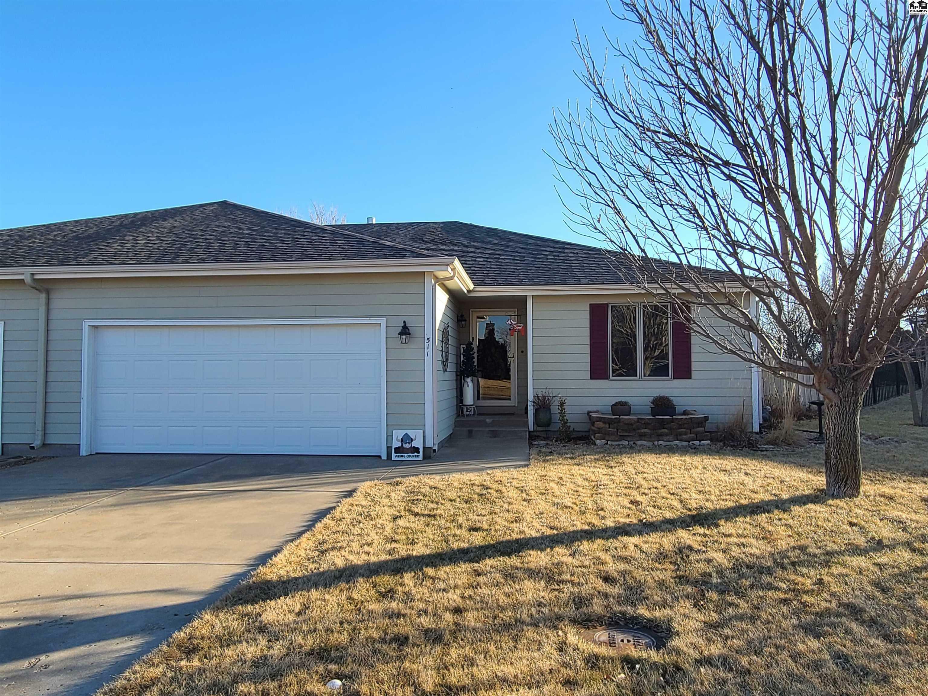 Property Photo: 511 W Garfield St KS 67456