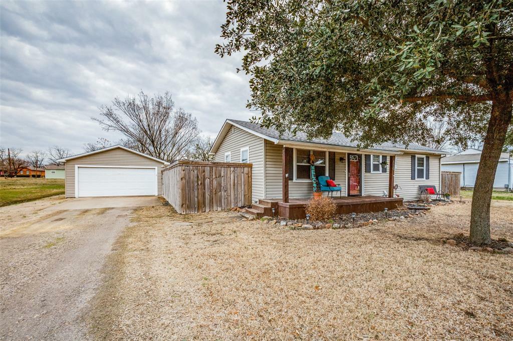 Property Photo: 416 Live Oak Street TX 75189