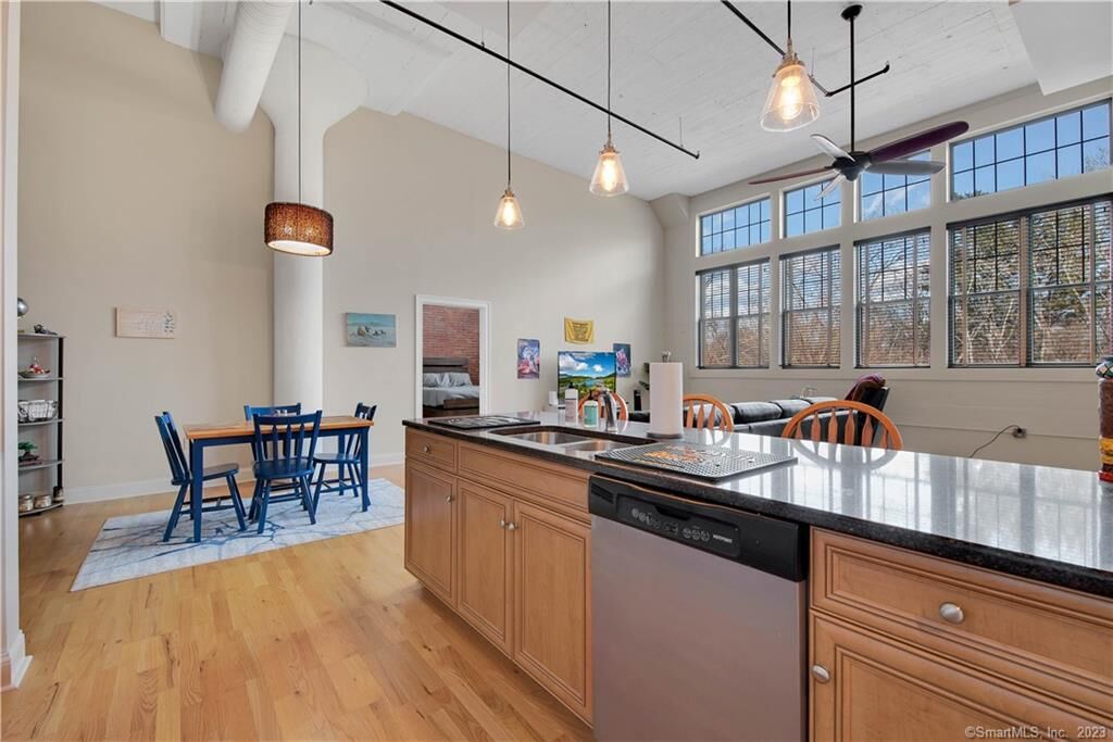 Property Photo: 33 Mechanic Street 306 CT 06095