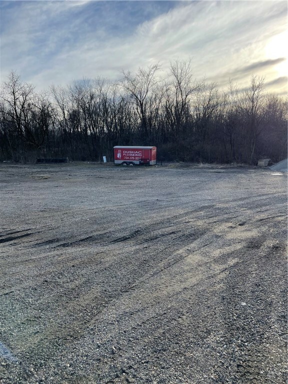 Property Photo: 137 Shippingport Rd PA 15001