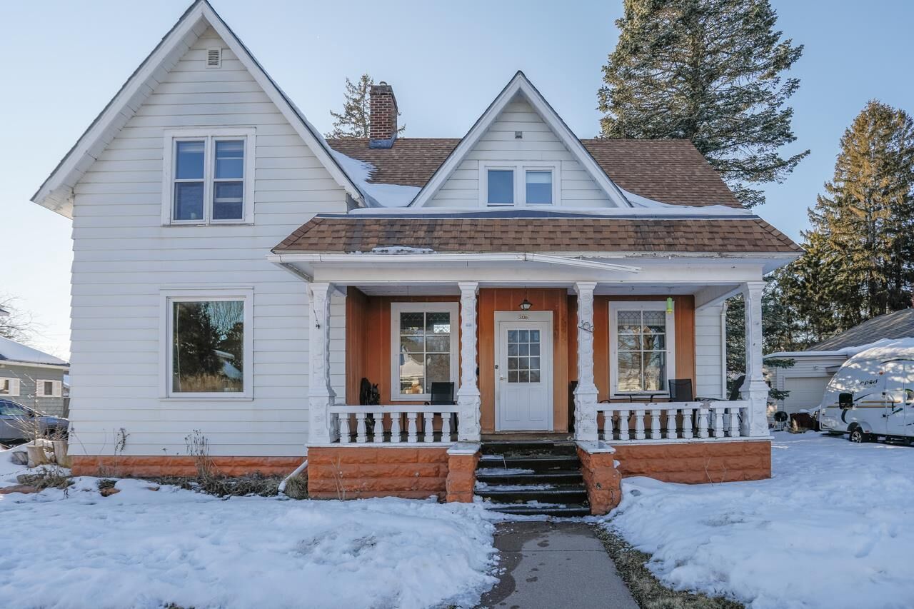 Property Photo: 306 Pier Street WI 54452
