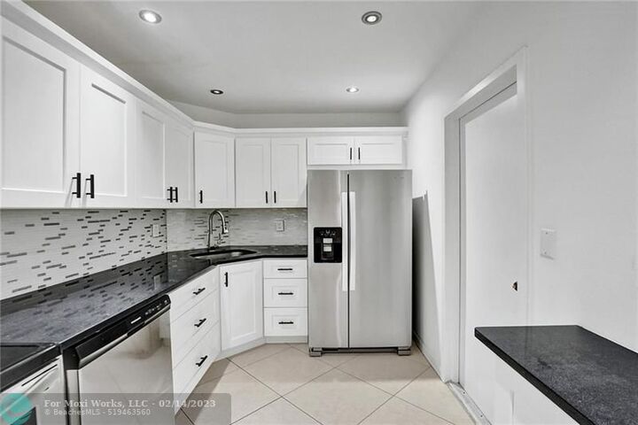 3111 Oakland Shores Dr F-208  Oakland Park FL 33309 photo