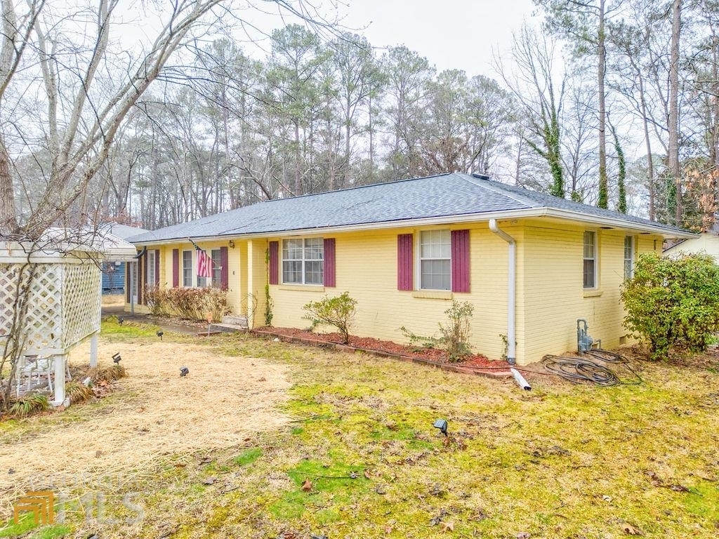 Property Photo:  111 Echota Circle SW  GA 30165 