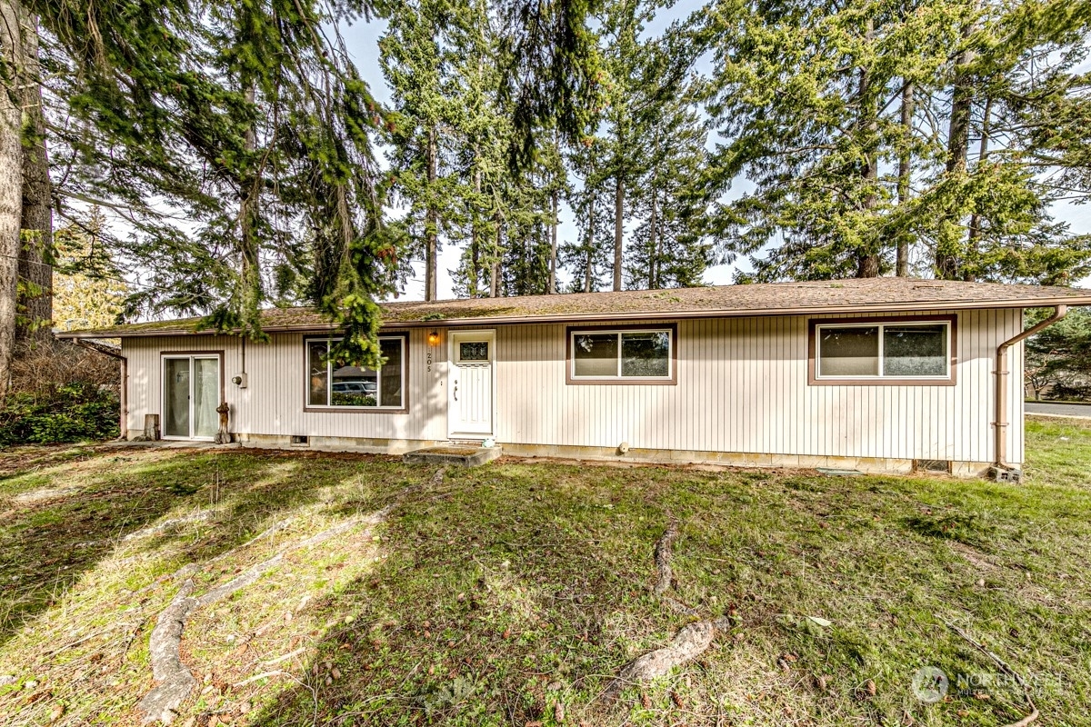 Property Photo:  1205 W 16th Street  WA 98363 