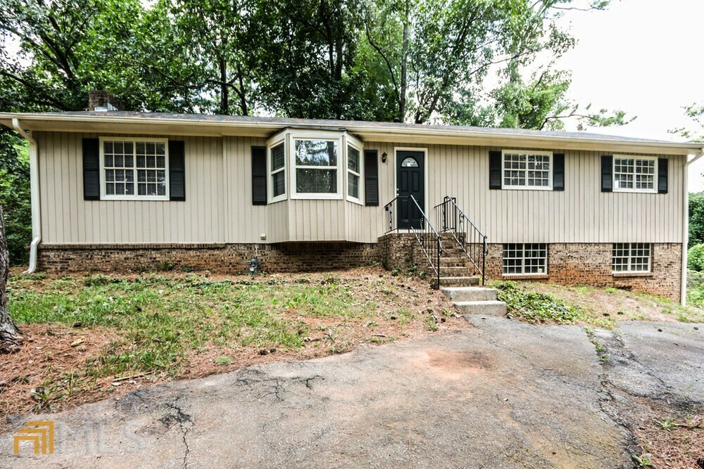 Property Photo:  605 Elaine Circle  GA 30066 