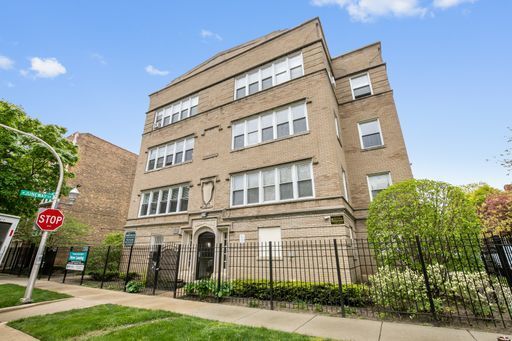 Property Photo: 1611 W Juneway Terrace 1F IL 60626