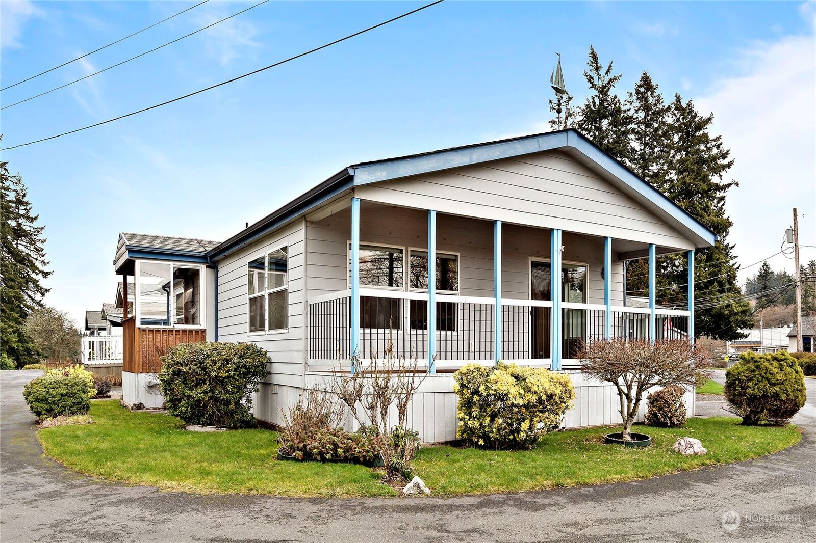Property Photo:  600 NE Lincoln Road 4  WA 98370 