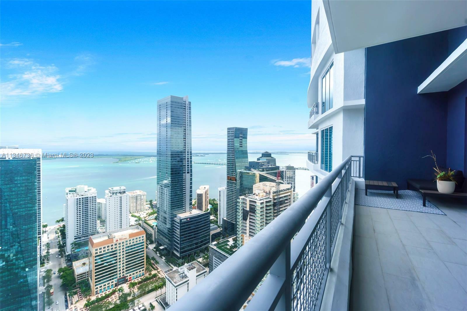 Property Photo:  60 SW 13th St 4802  FL 33130 