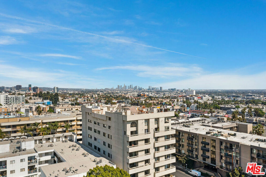 Property Photo:  1601 N Fuller Avenue 203  CA 90046 