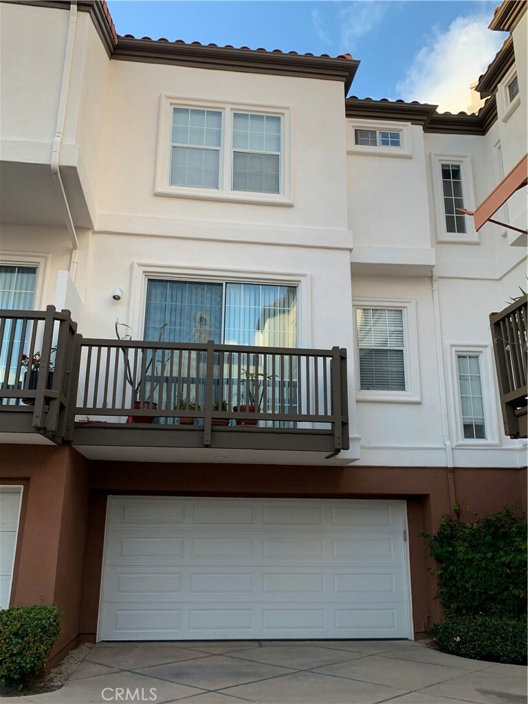 Property Photo:  2915 Ballesteros Ln  CA 92782 