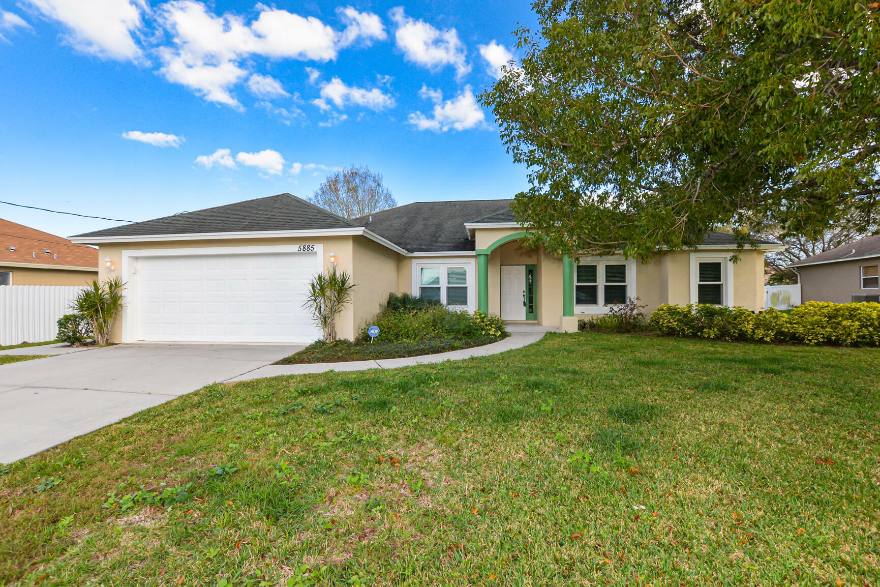 Property Photo:  5885 NW Files Court  FL 34986 