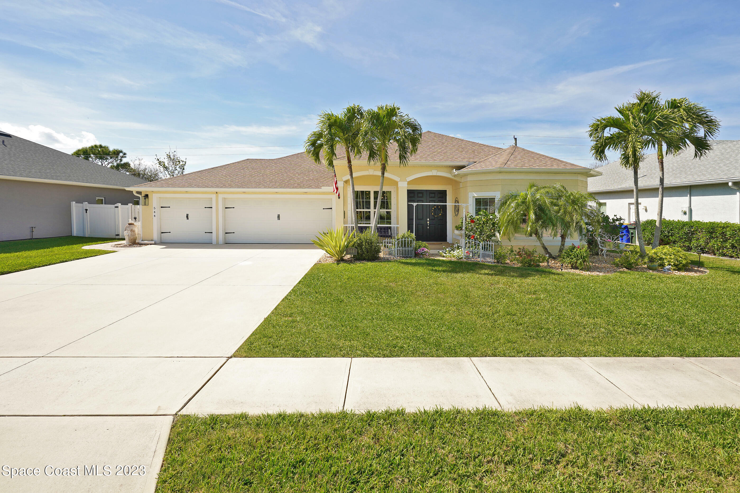 Property Photo:  544 Glenbrook Circle  FL 32955 