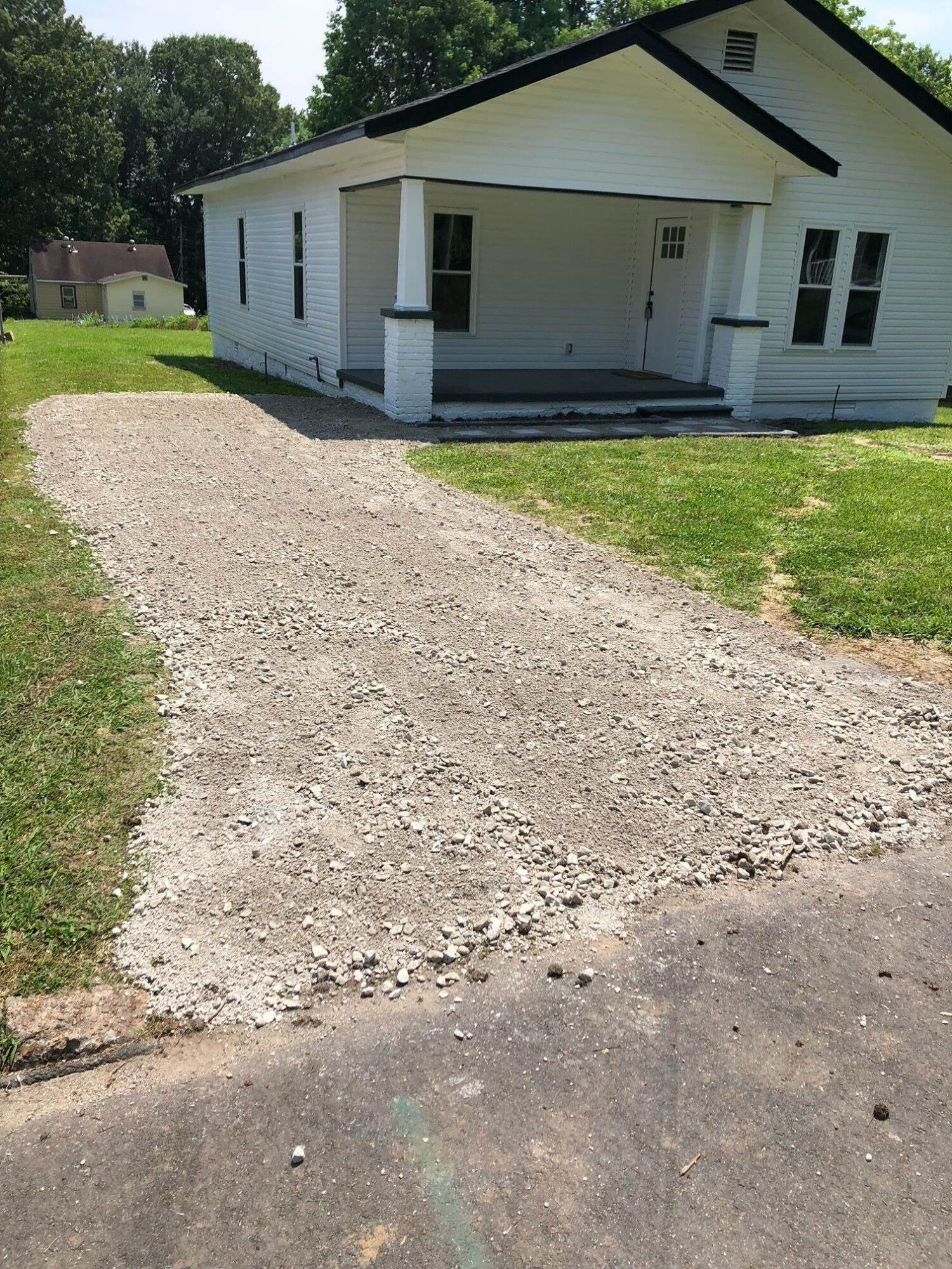 Property Photo:  844 E. College  TN 38301 