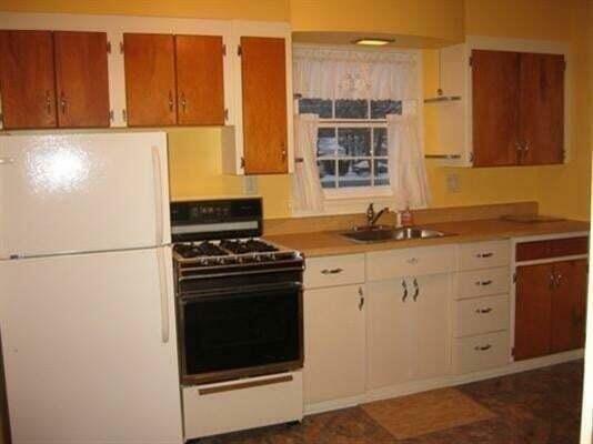 Property Photo: 1328 S Lake Park Avenue IN 46342