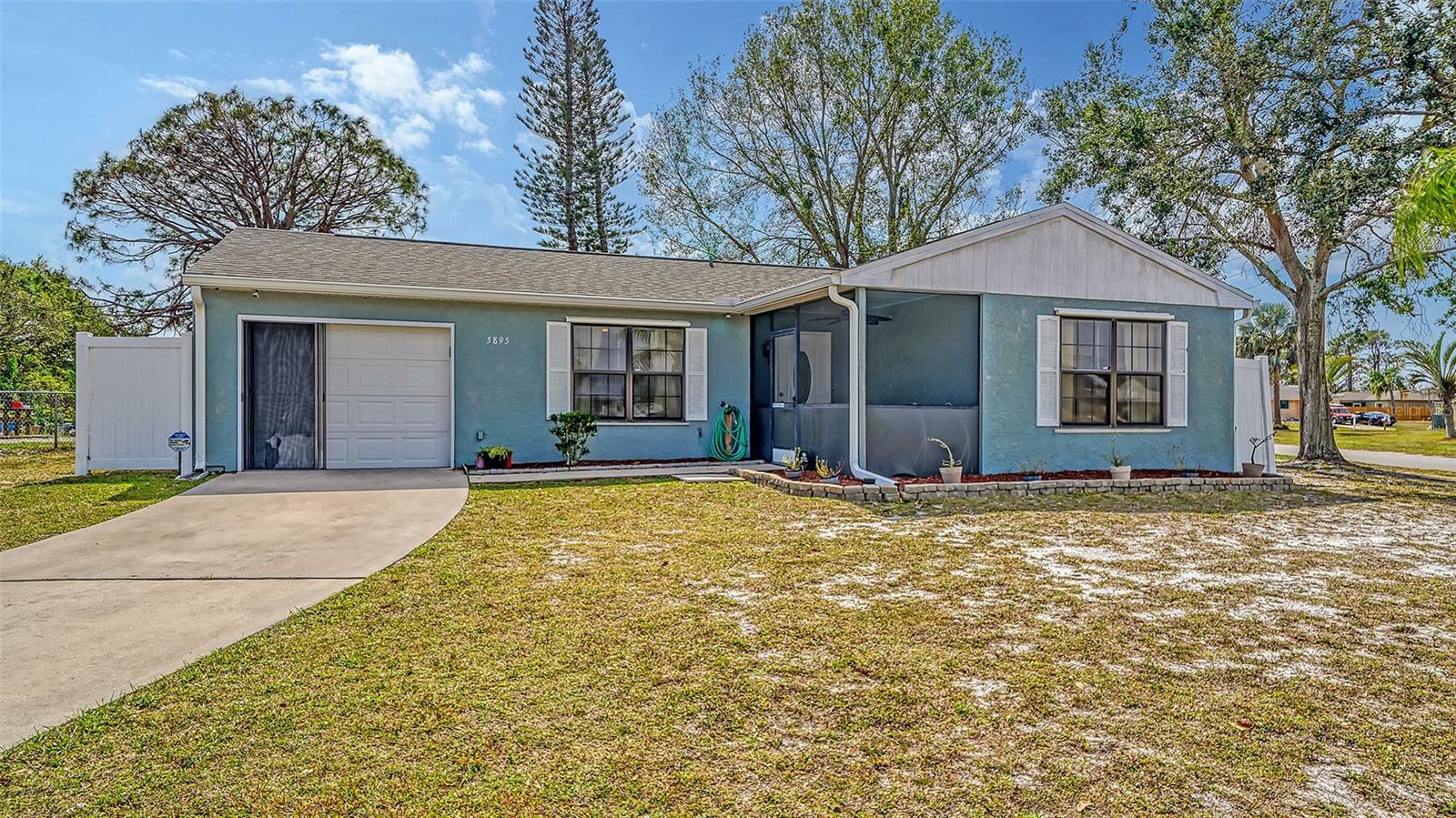 Property Photo:  5895 Spearman Circle  FL 34287 