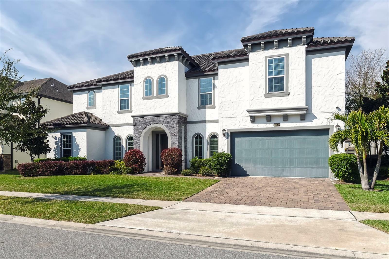 Property Photo: 10019 John Adams Way FL 32817