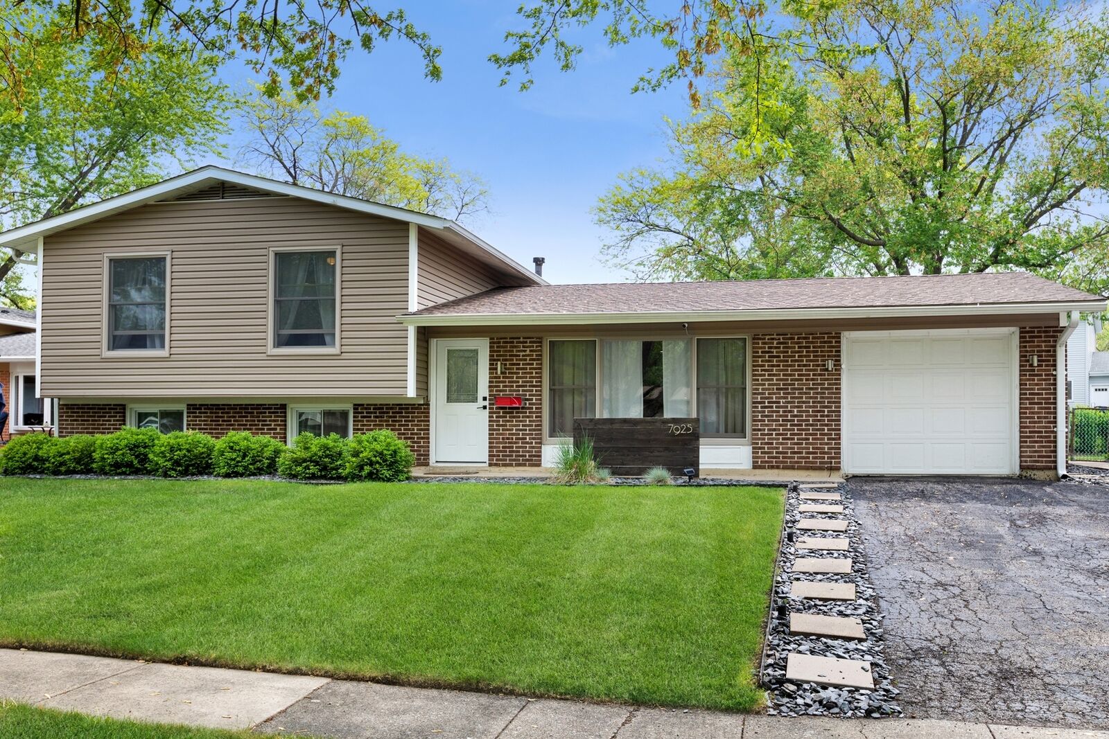 Property Photo: 7925 Berkshire Drive IL 60133