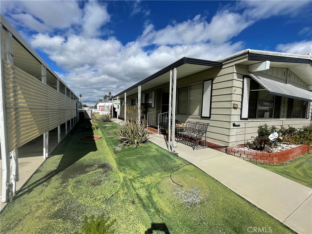 Property Photo:  1728 San Leandro Drive  CA 92545 