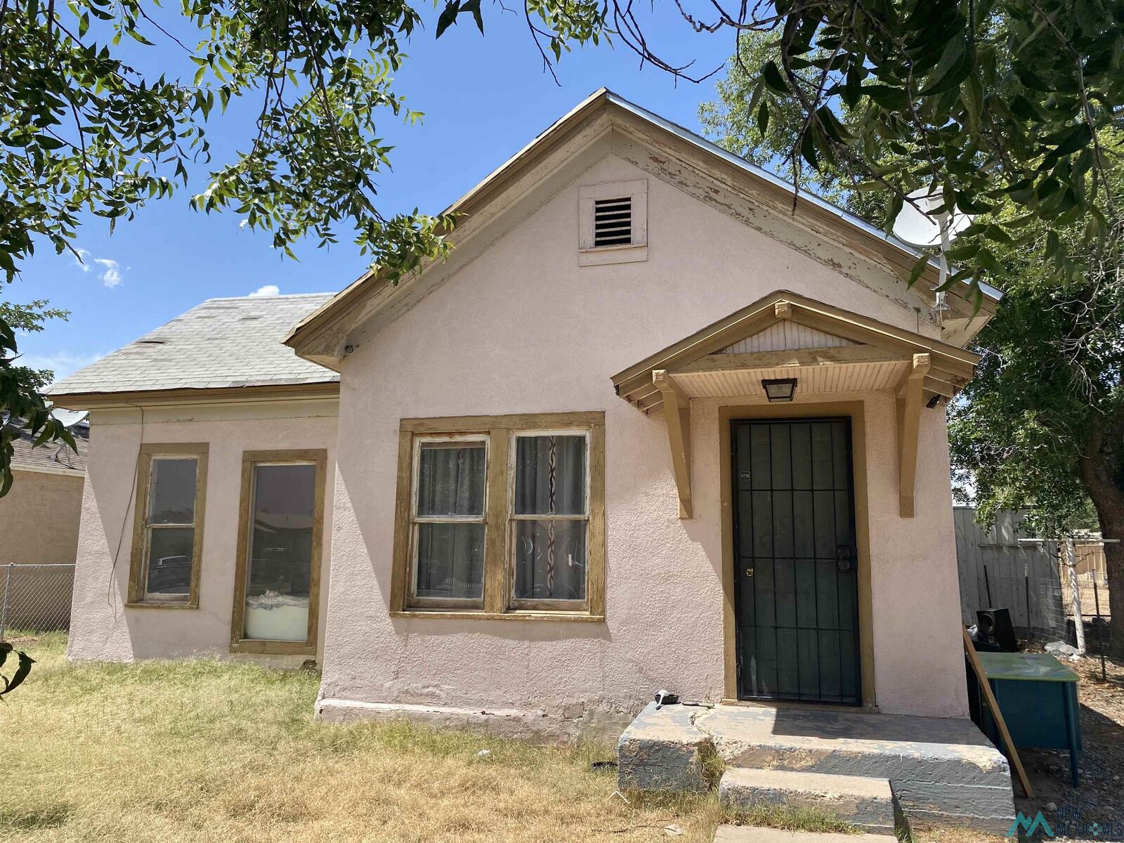 Property Photo: 1112 W Grand Avenue NM 88210
