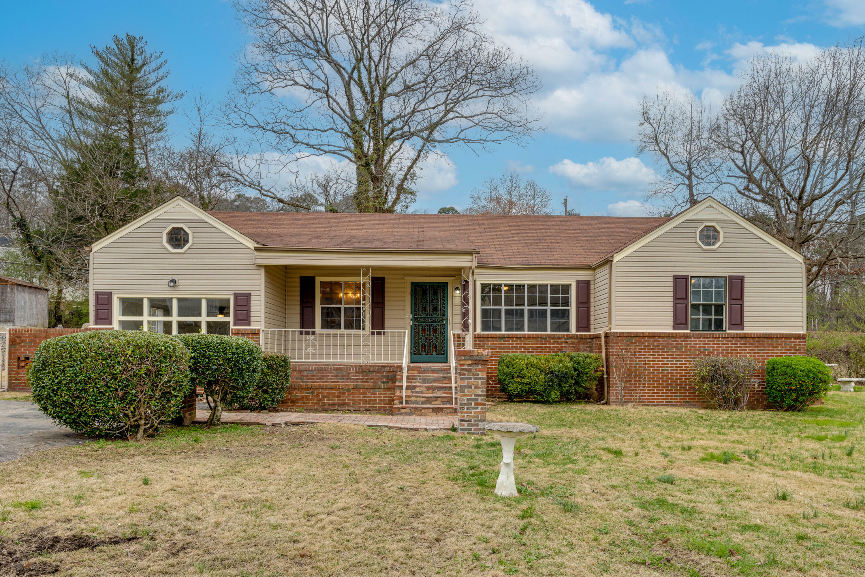 Property Photo:  1549 Pin Oak Drive  TN 37411 