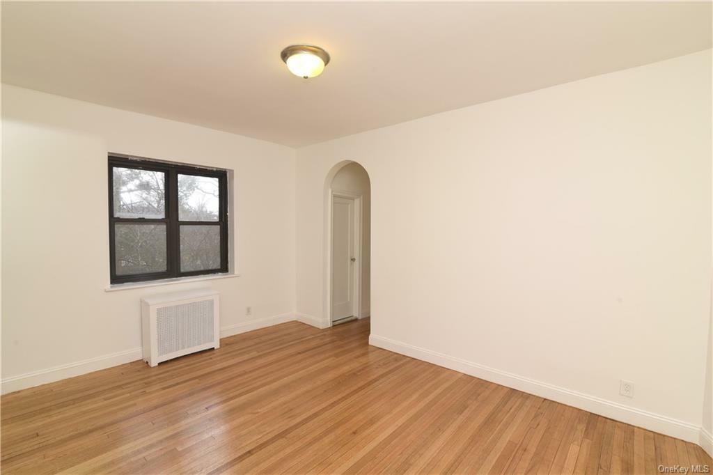 Property Photo:  110 Stonelea Place 3A  NY 10801 