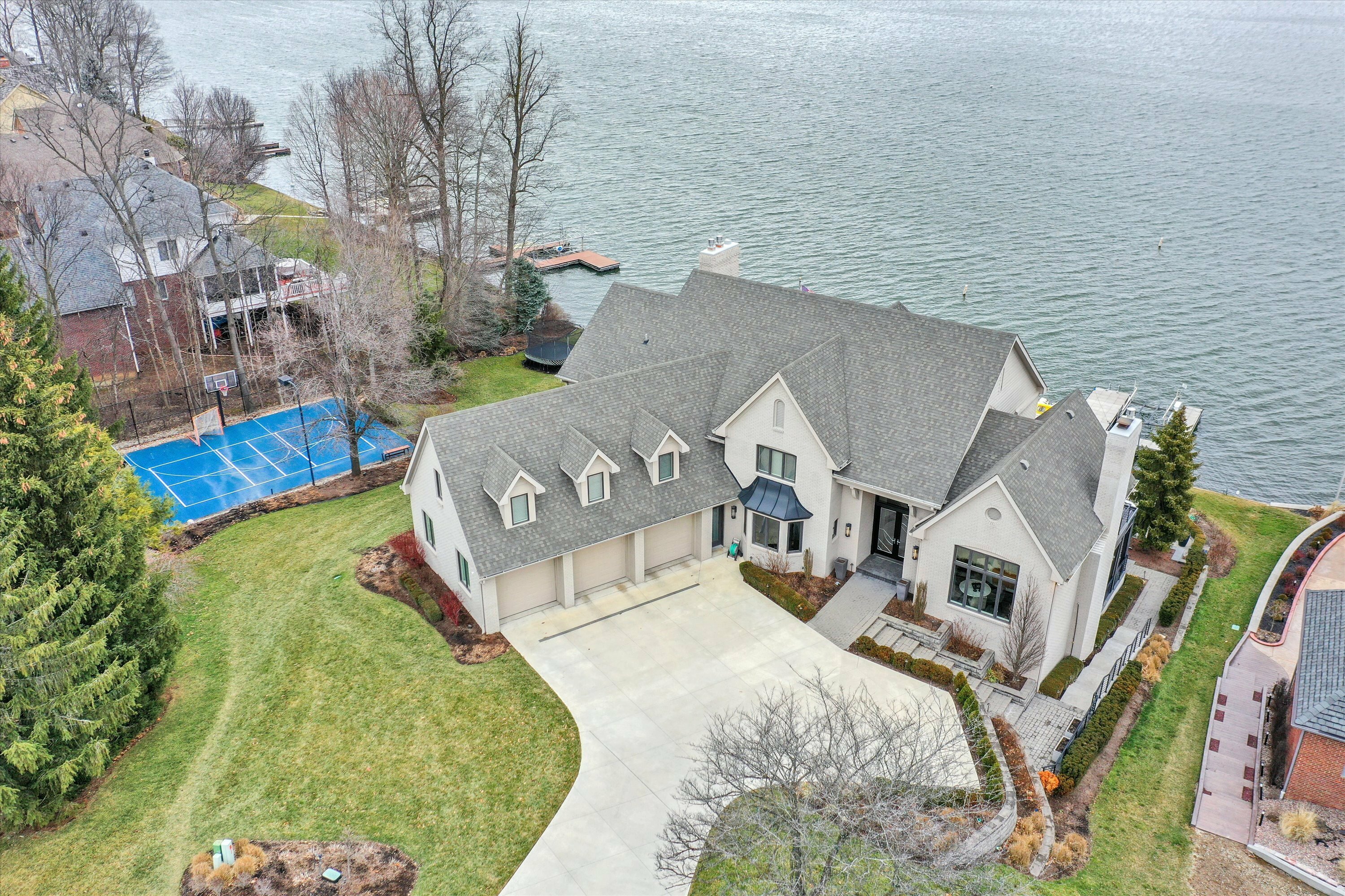 Property Photo: 9158 Admirals Pointe Court IN 46236