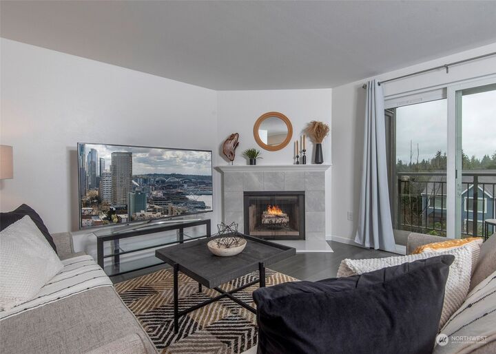 Property Photo: 12724 NE 144th Street E203 WA 98034