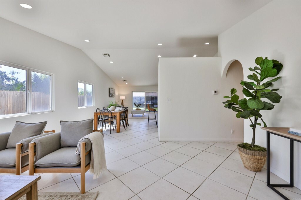 Property Photo:  452 Filbert Street  CA 92020 