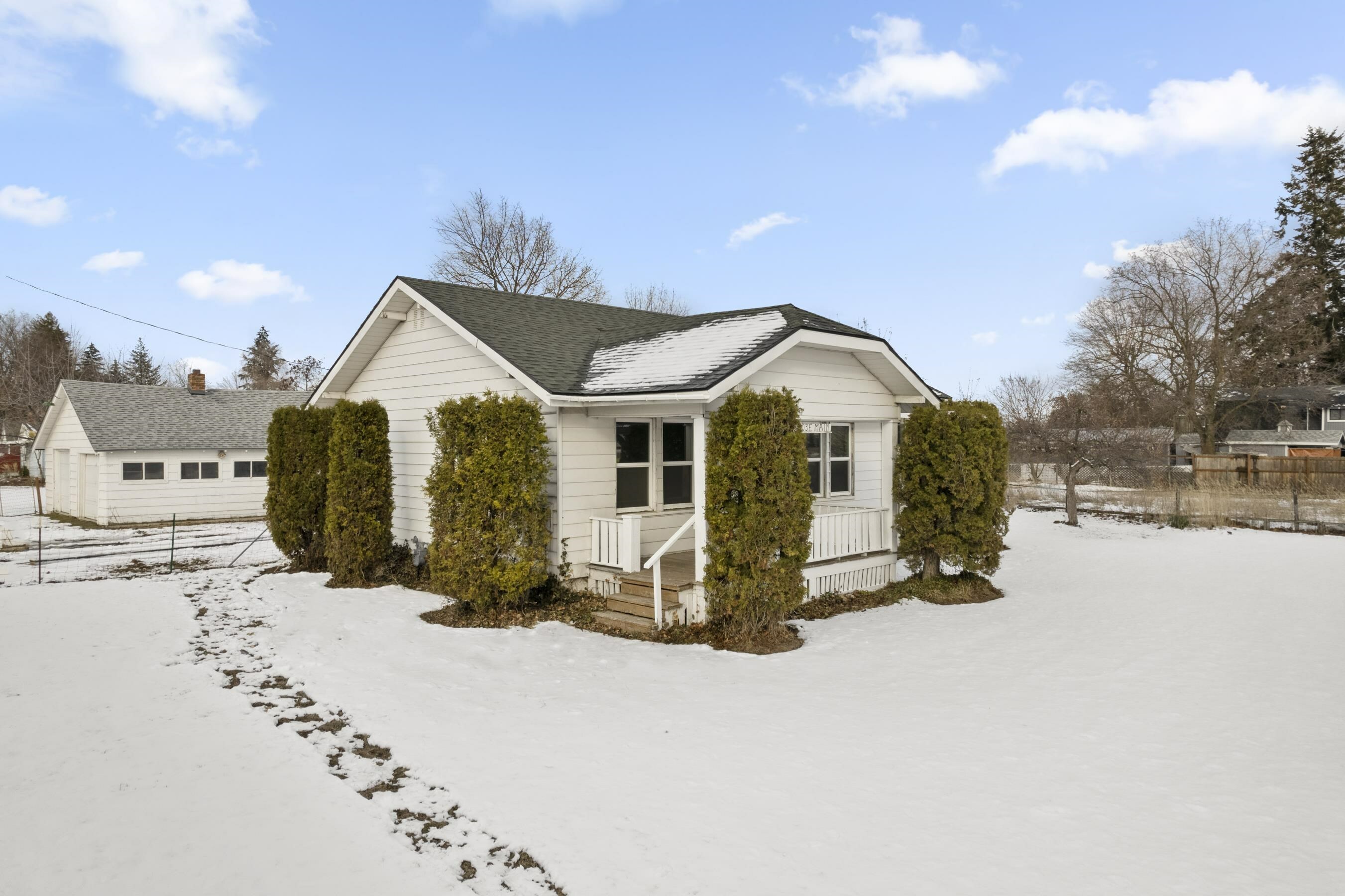 Property Photo: 17103 E Main Ave WA 99016