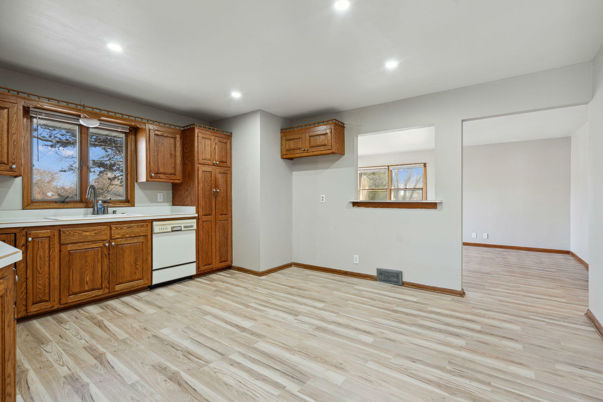 Property Photo: 5311 W Hemlock Rd WI 53223