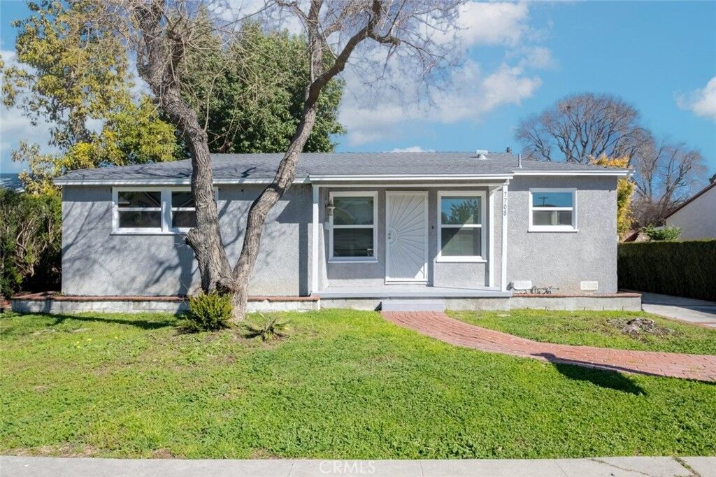 Property Photo:  7708 Etiwanda Avenue  CA 91335 