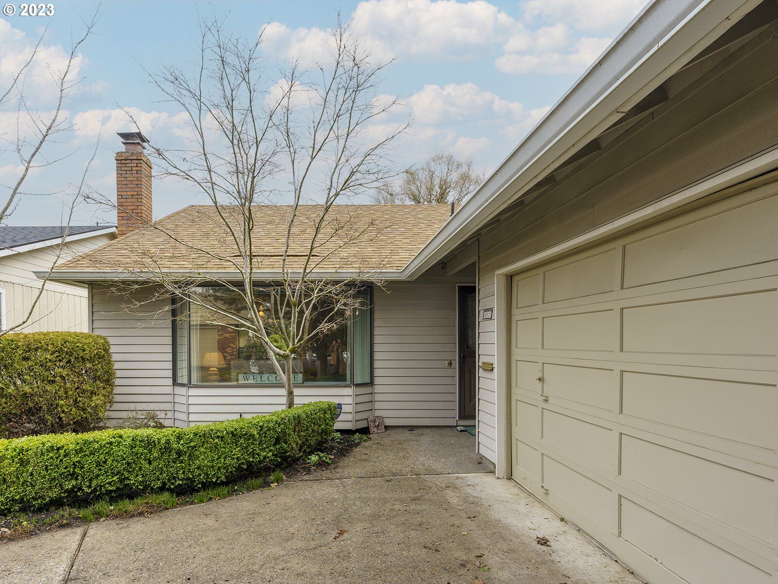 Property Photo:  10360 SW Century Oak Dr  OR 97224 