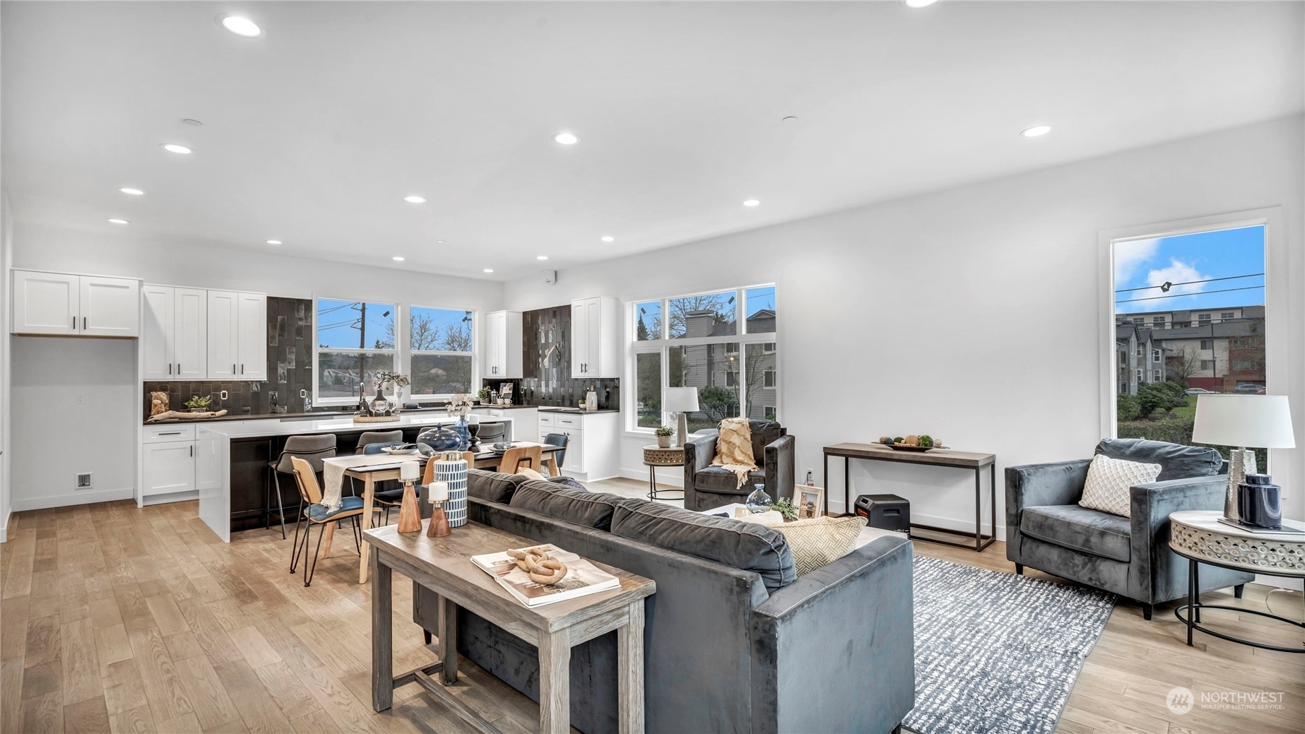 Property Photo: 6716 NE 185th Street 2 WA 98028